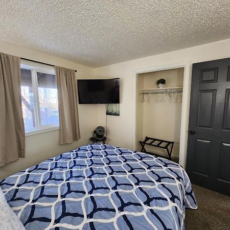 Newly Remodeled Relaxing Stay Near Downtown Fairbanks Bagian luar foto